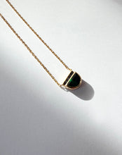 Charger l&#39;image dans la galerie, RESIST
