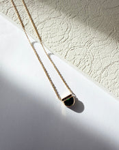 Charger l&#39;image dans la galerie, RESIST
